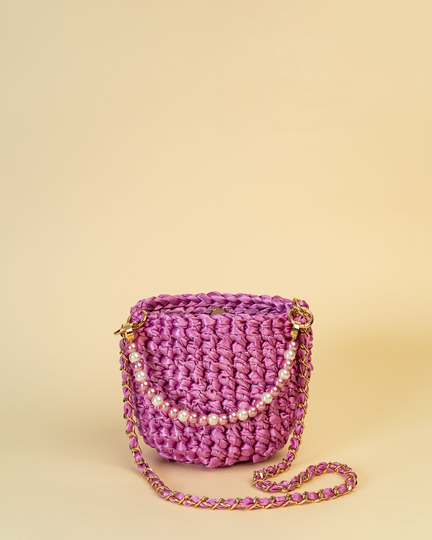 Crochet Asa Rígida con Perlas y Cadena en Malva